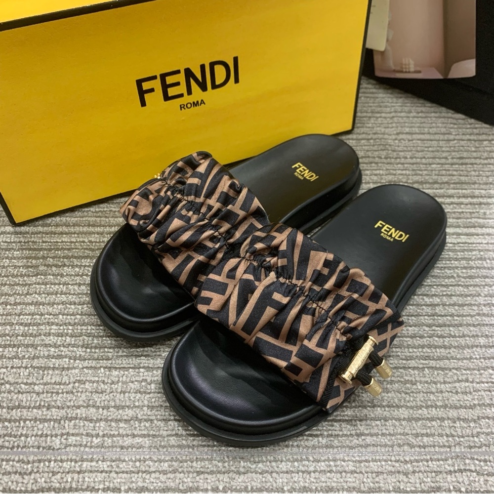 Fendi Women‘s Authentic Sandals